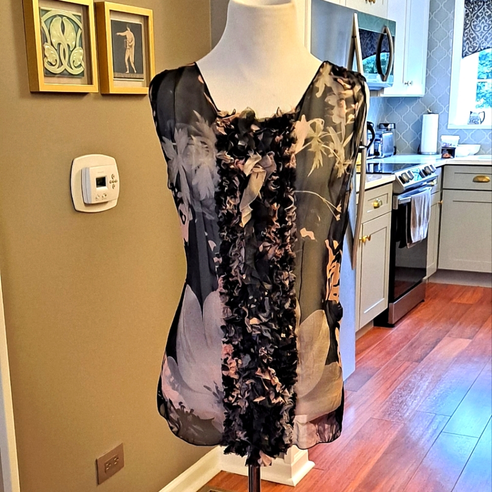 D&G sheer top, size 40